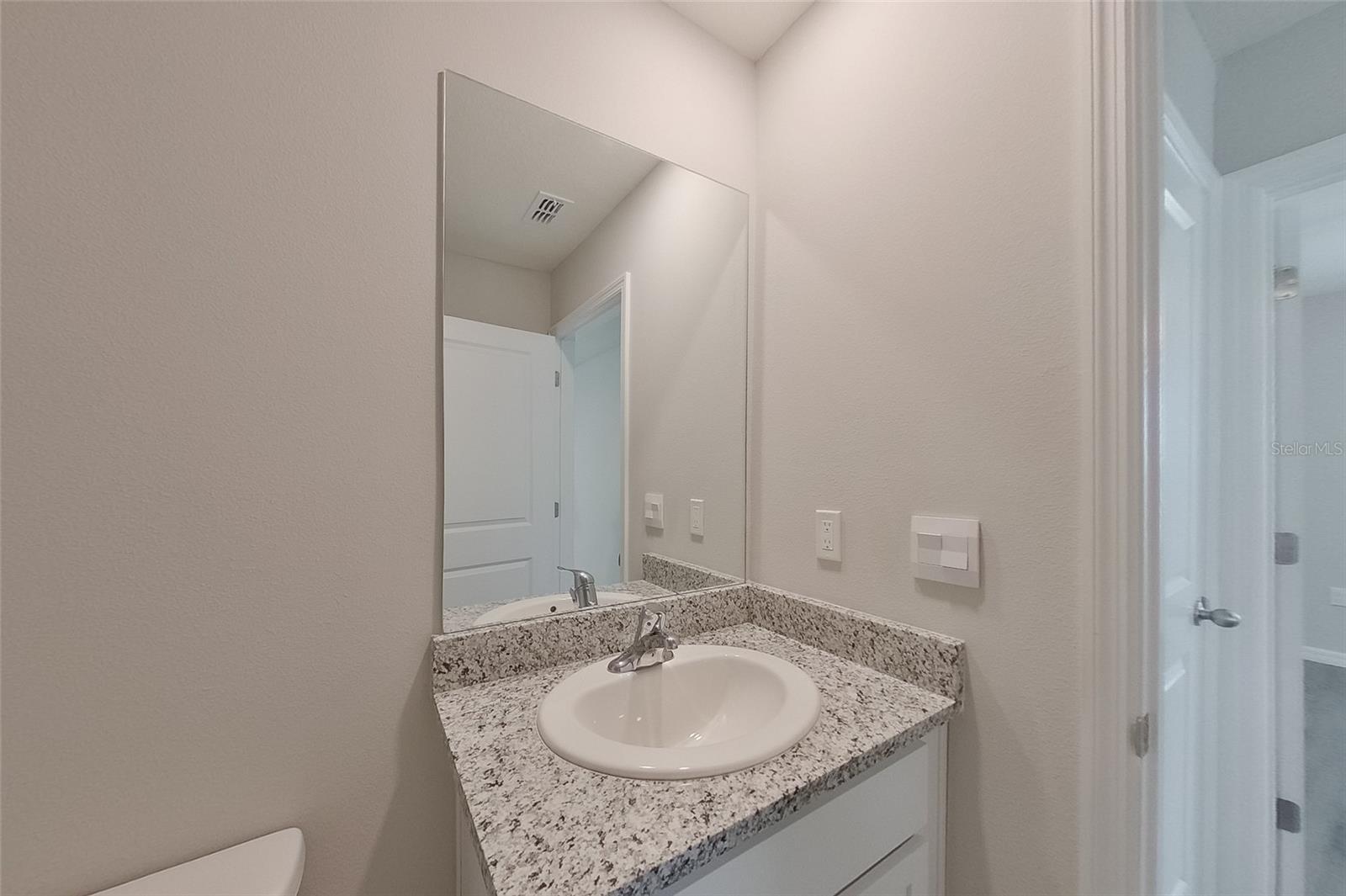 Image 14 of 31 For 8613 43rd Terrace