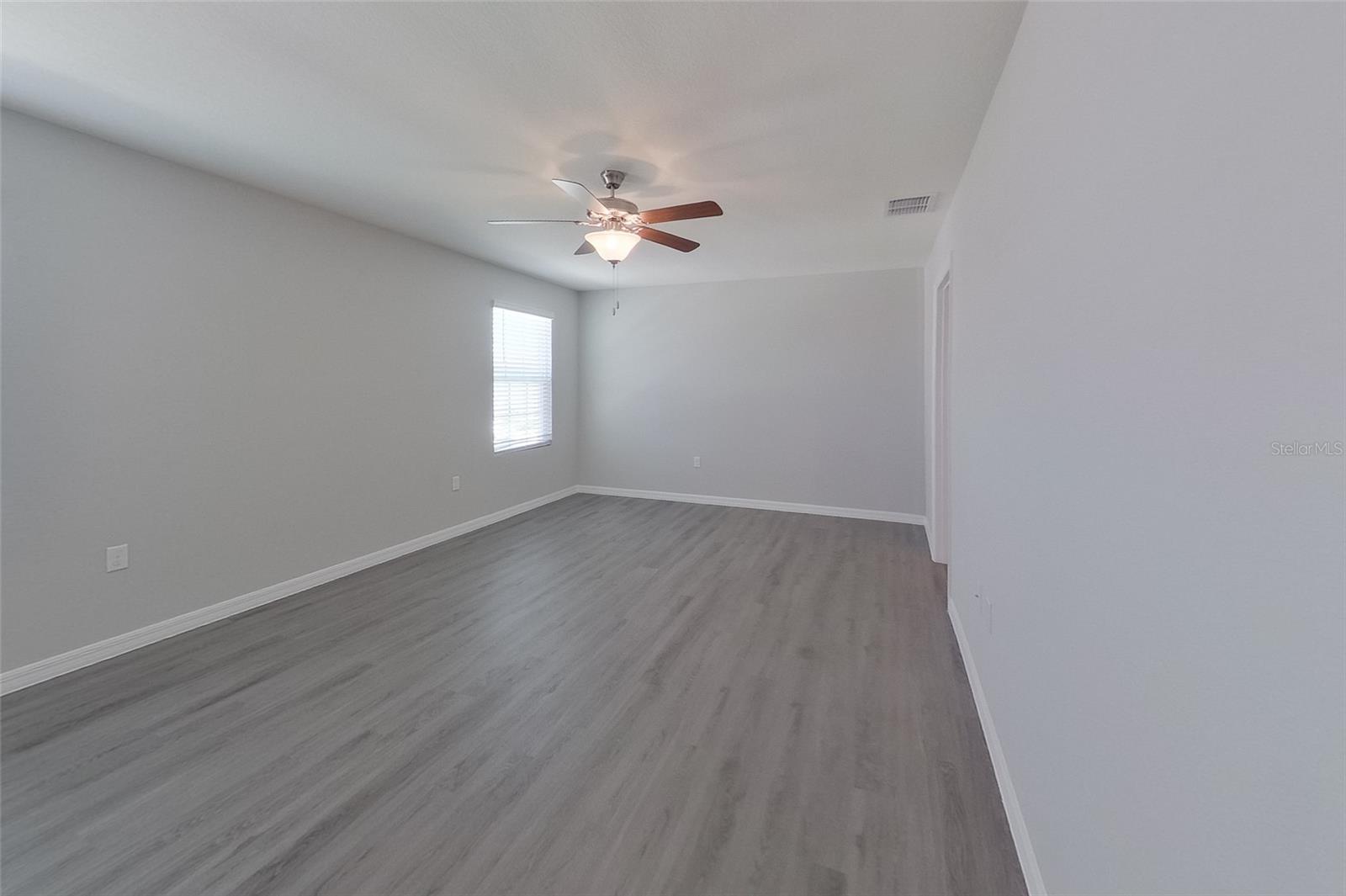 Image 16 of 31 For 8613 43rd Terrace