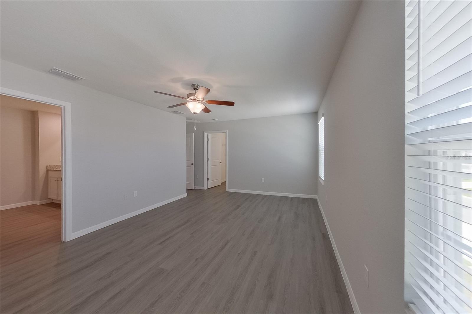Image 17 of 31 For 8613 43rd Terrace