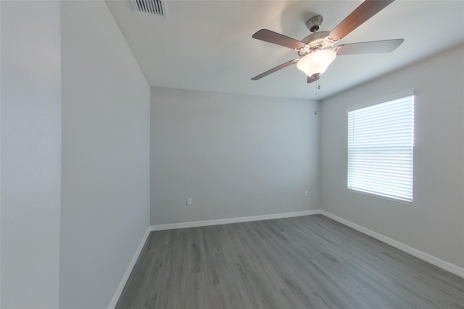 Image 22 of 31 For 8613 43rd Terrace