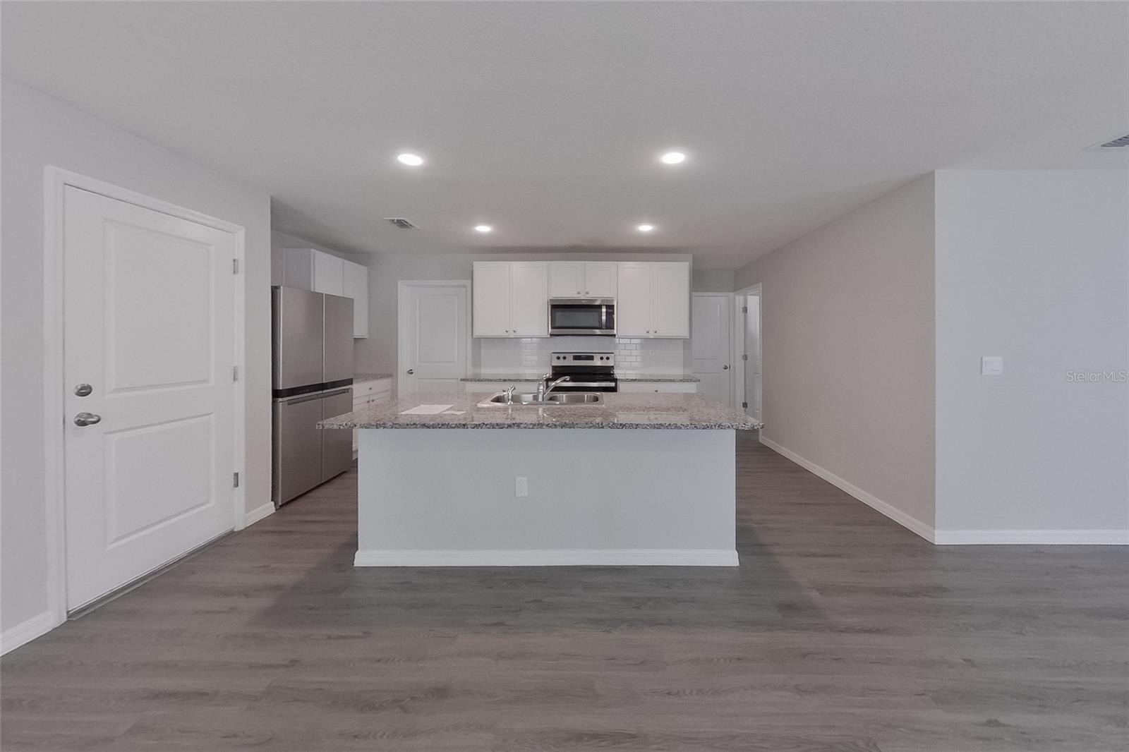 Image 6 of 31 For 8613 43rd Terrace