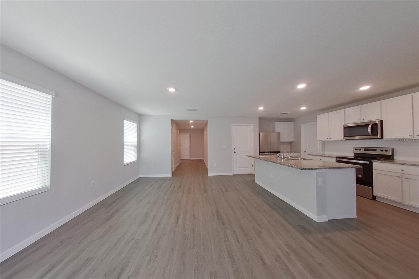 Image 7 of 31 For 8613 43rd Terrace