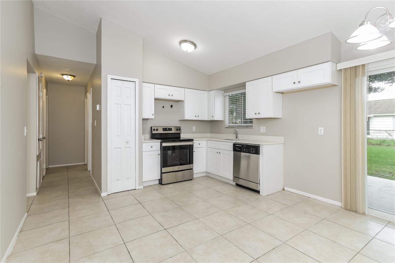 Image 7 of 16 For 1547 Elmwood Avenue