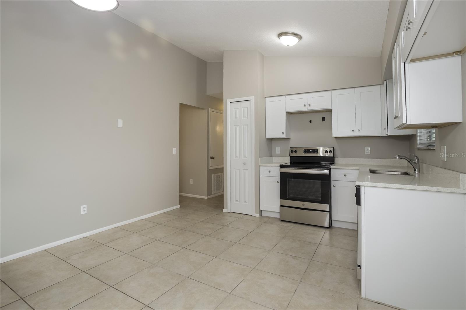 Image 8 of 16 For 1547 Elmwood Avenue