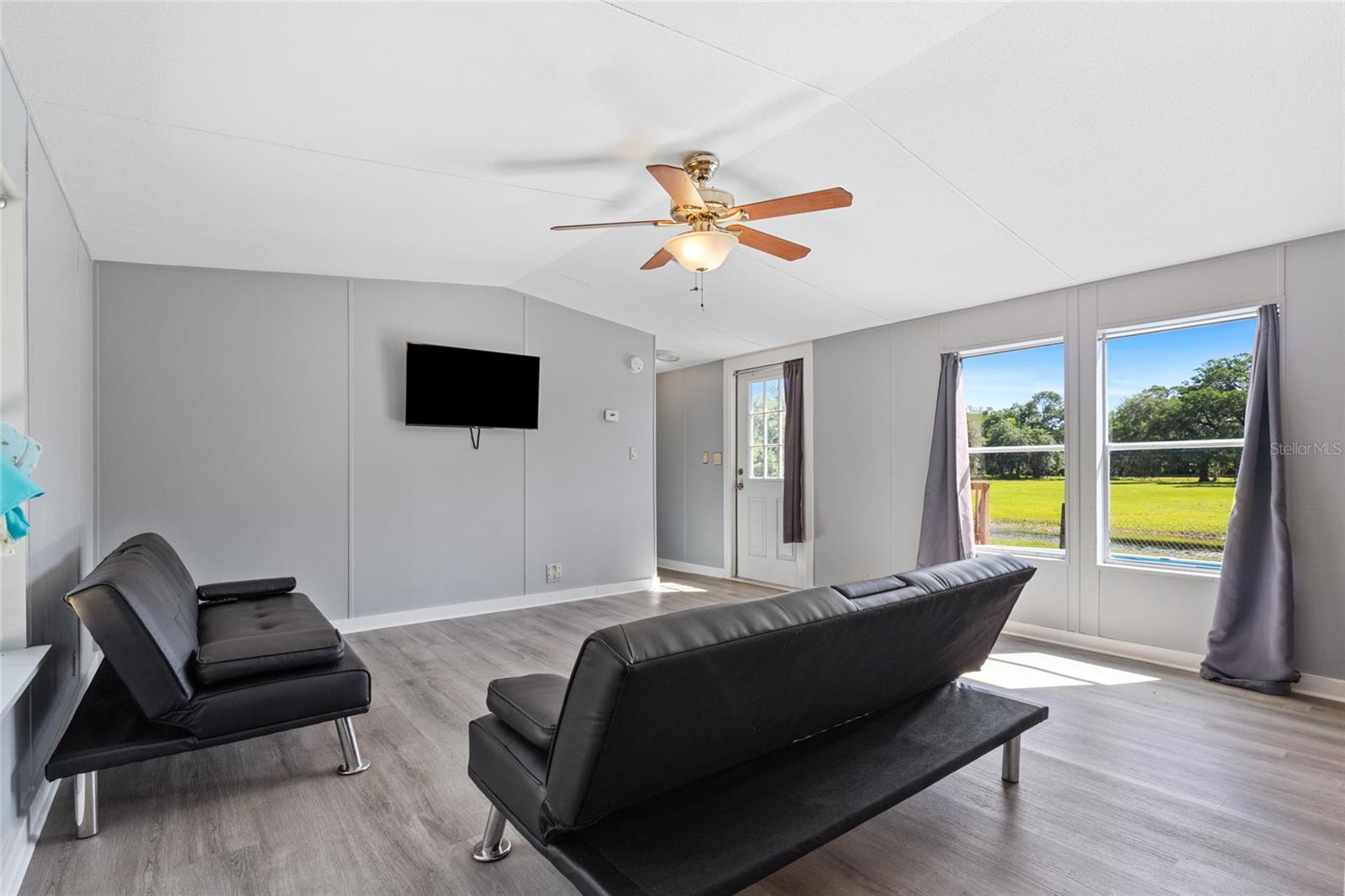 Image 6 of 28 For 11902 Cr 727