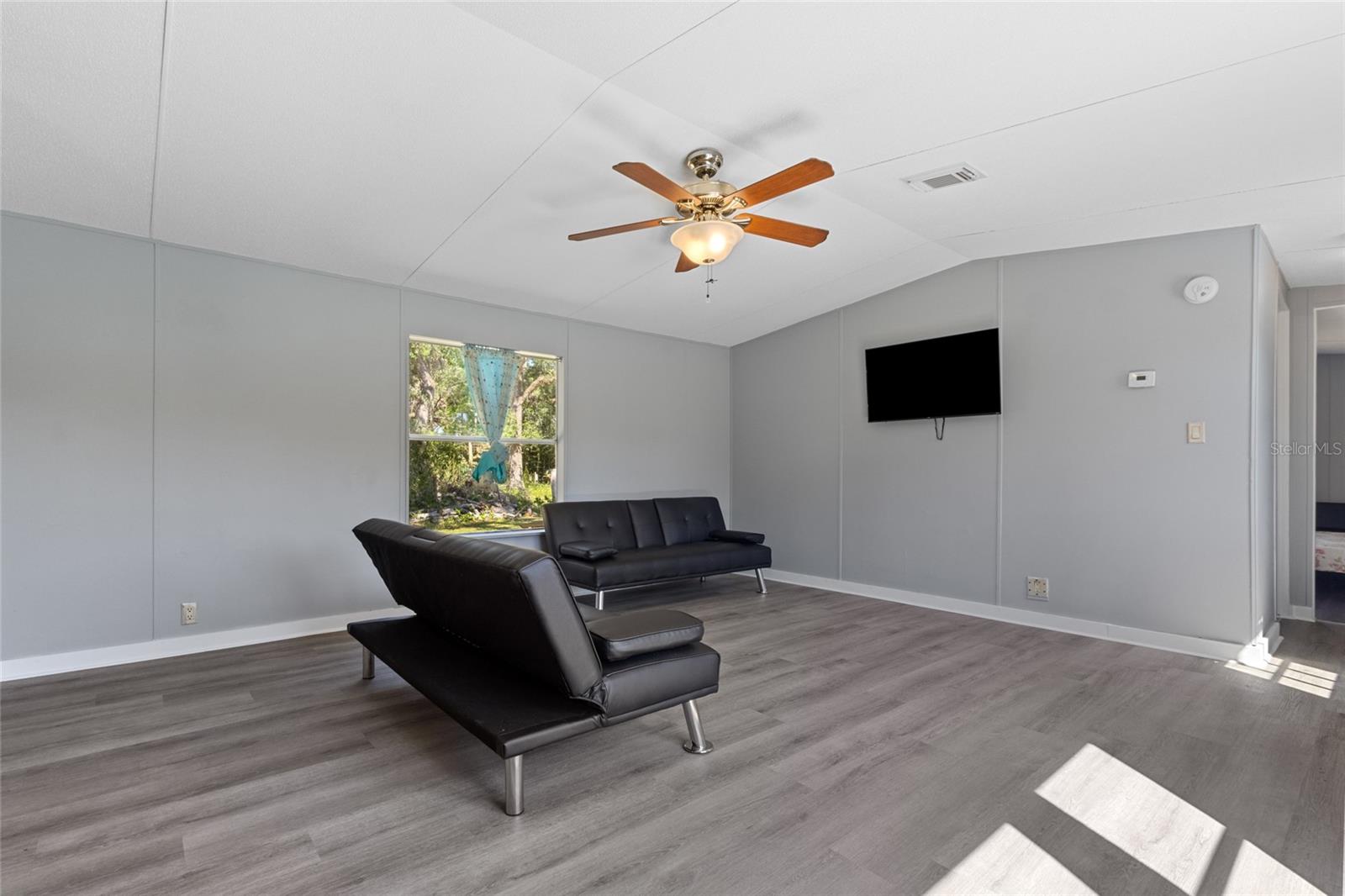 Image 7 of 28 For 11902 Cr 727