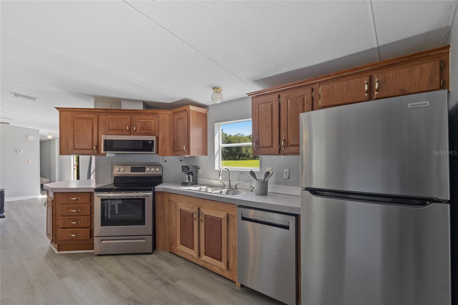 Image 9 of 28 For 11902 Cr 727