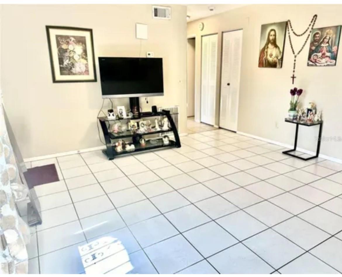Image 3 of 14 For 7747 Pine Hawk Lane