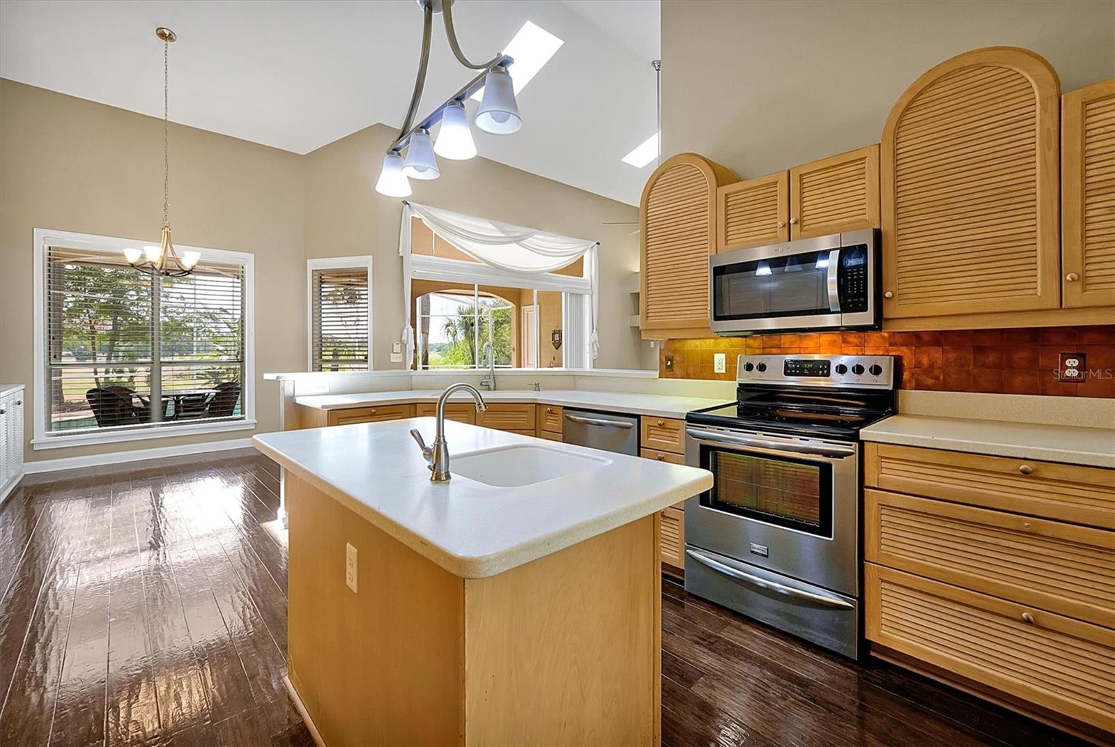 Image 17 of 59 For 6651 Crenshaw Drive