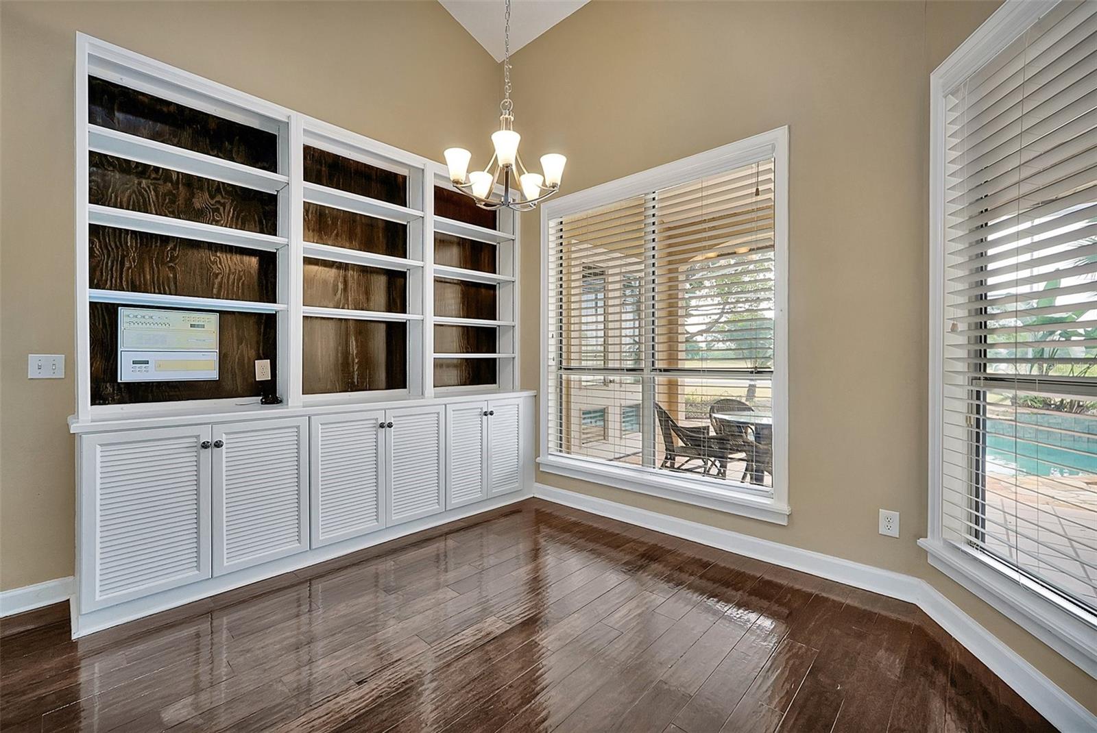 Image 20 of 59 For 6651 Crenshaw Drive