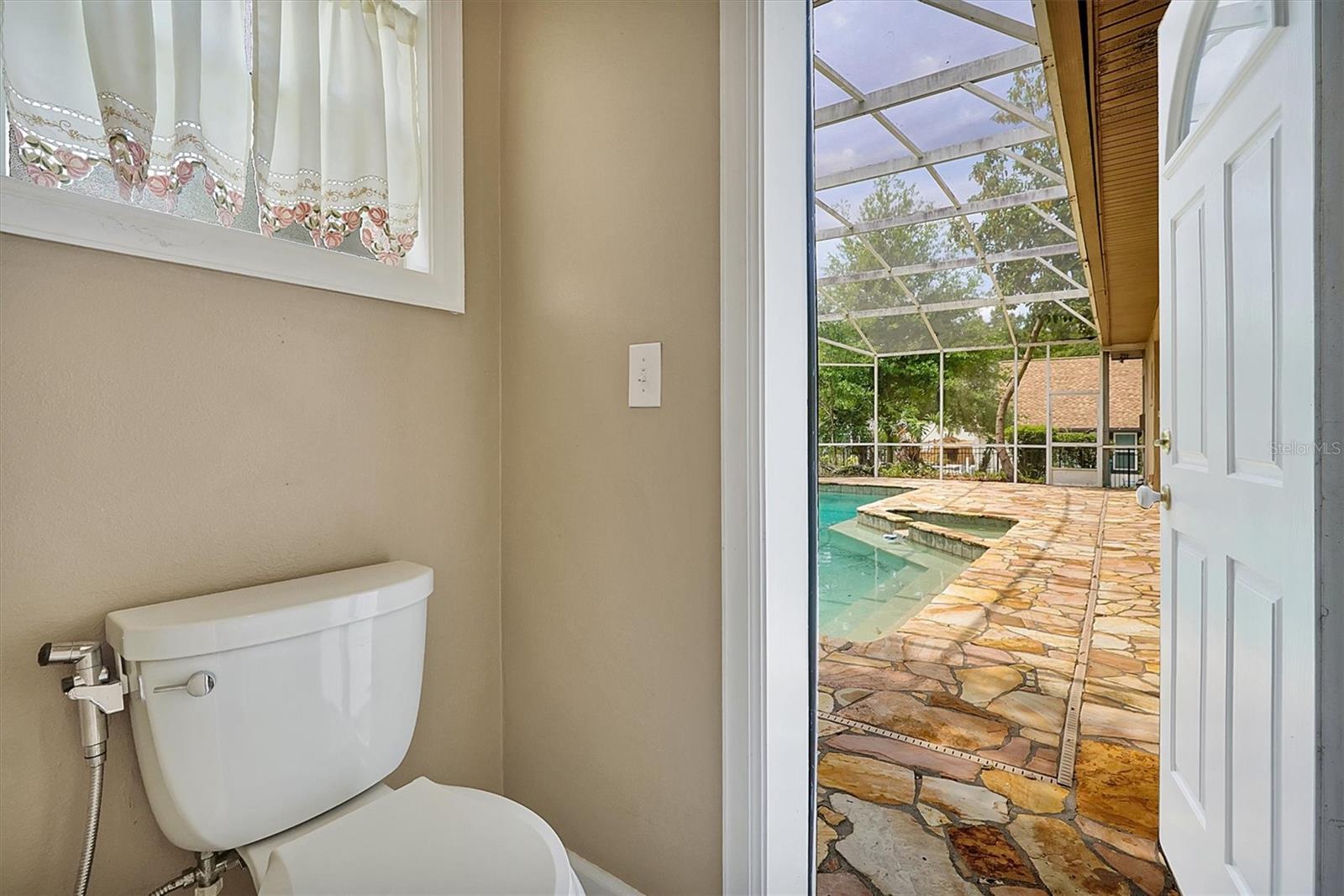 Image 31 of 59 For 6651 Crenshaw Drive