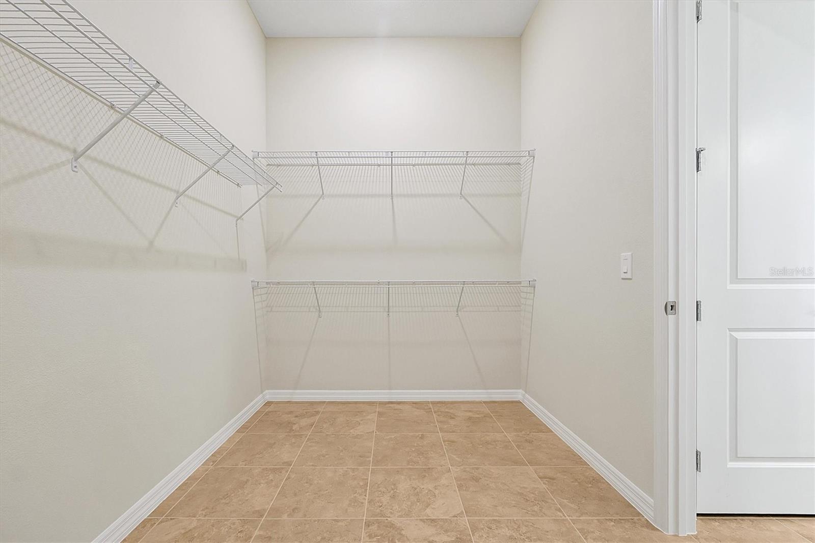 Image 20 of 42 For 8322 Park Cliff Way