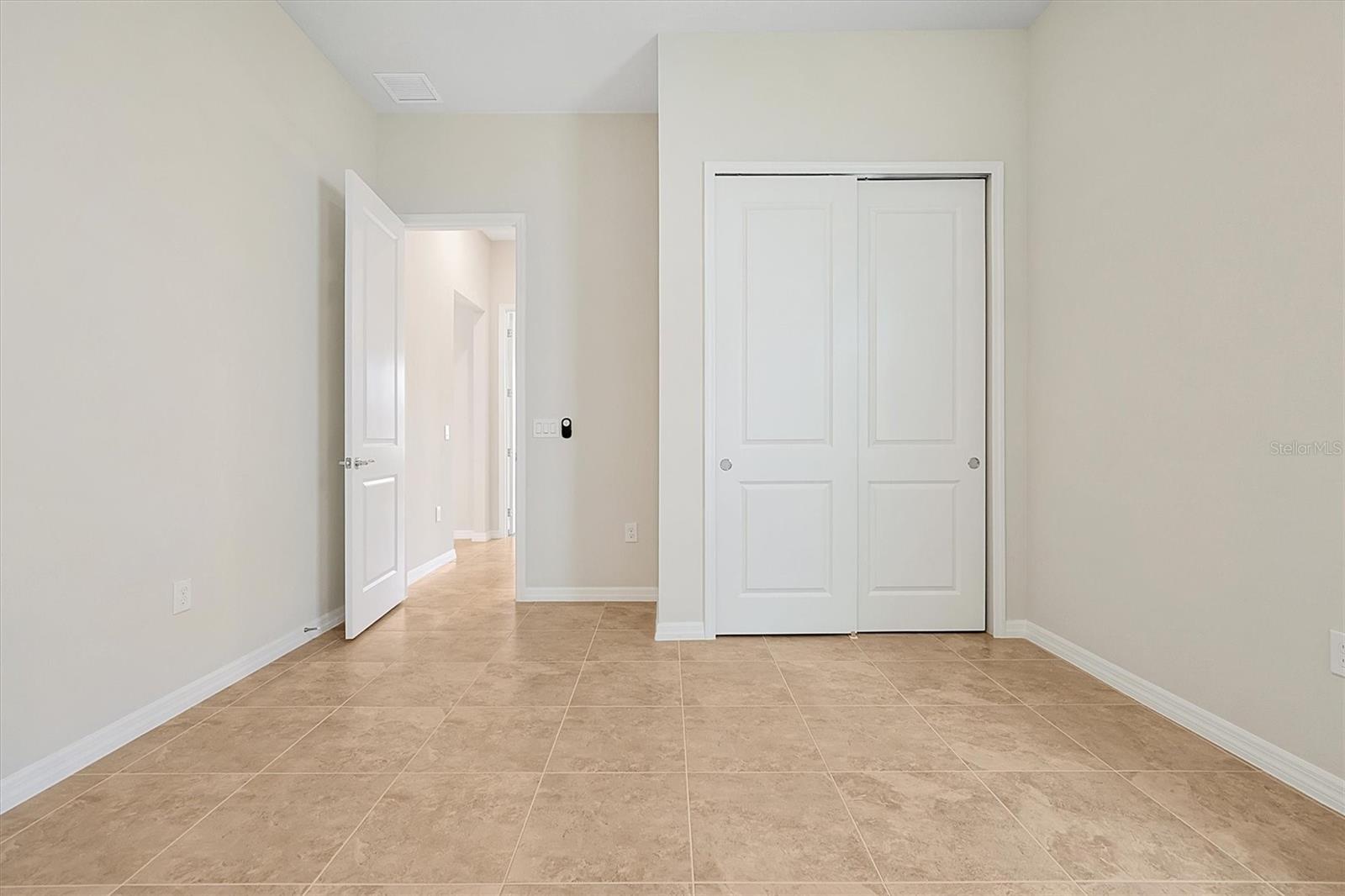 Image 26 of 42 For 8322 Park Cliff Way