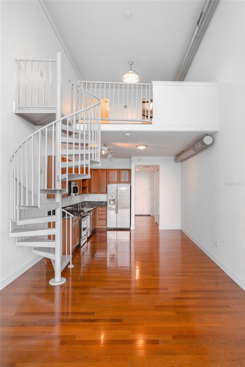 Image 19 of 35 For 150 Robinson Street 231