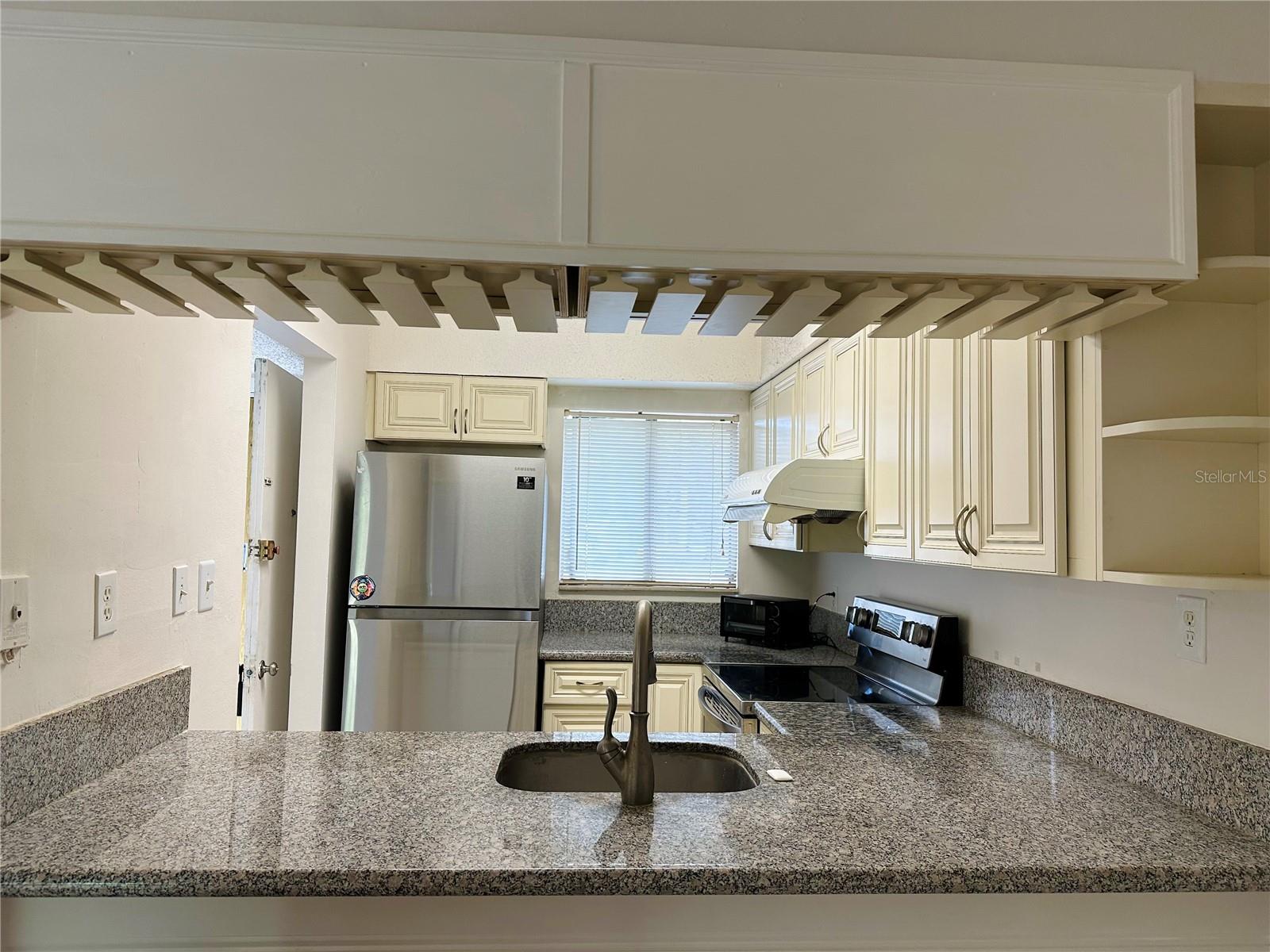 Image 3 of 16 For 123 Scottsdale Square 123