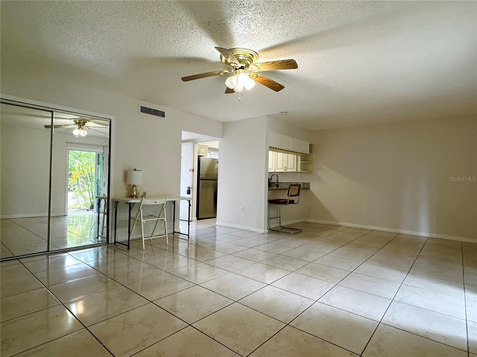 Image 5 of 16 For 123 Scottsdale Square 123