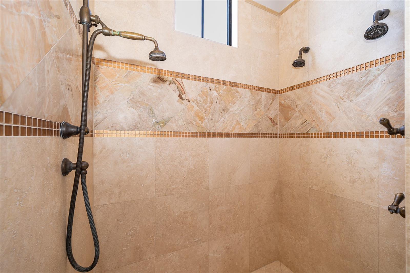Image 22 of 76 For 16020 Pendio Drive