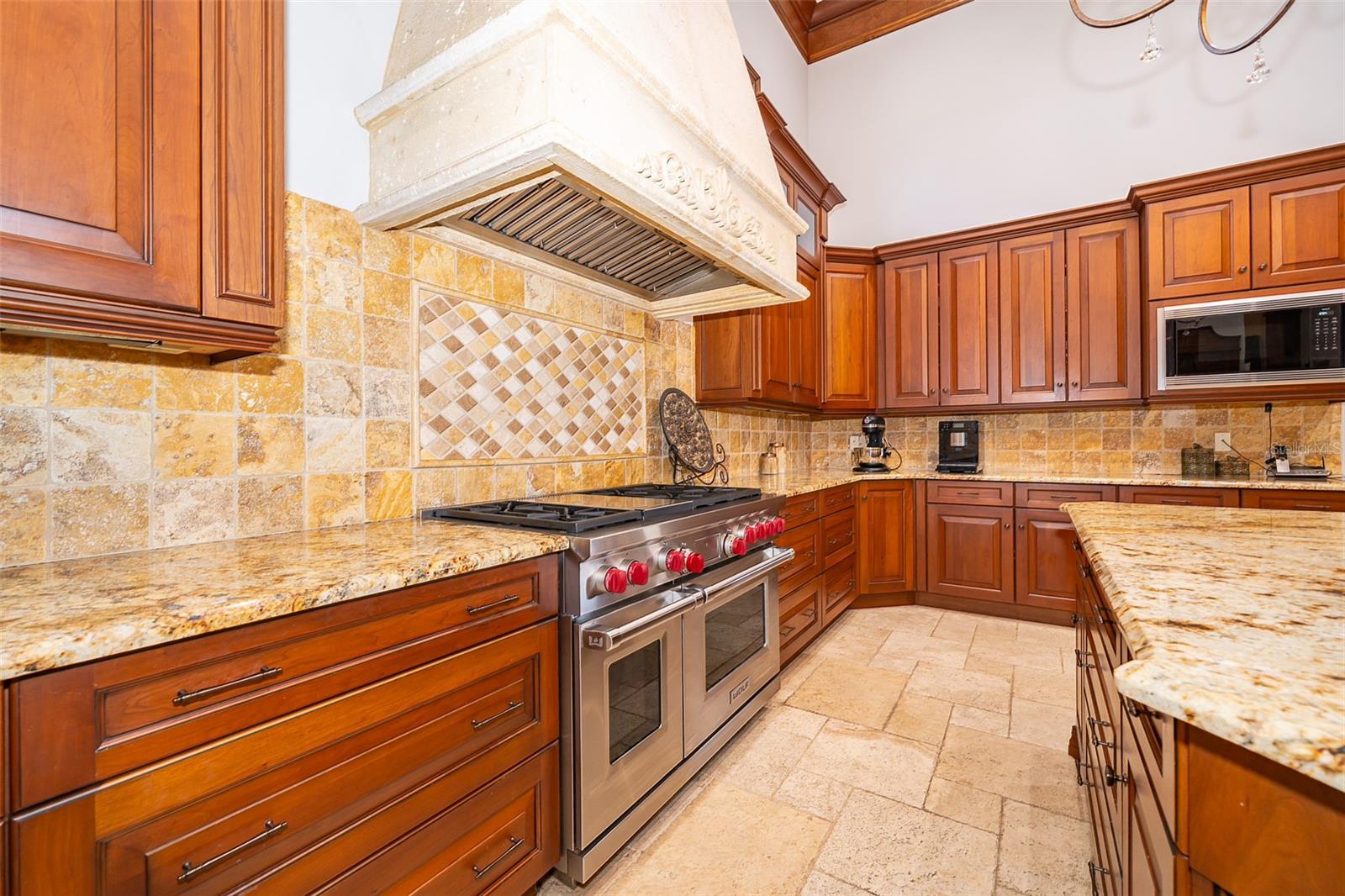 Image 31 of 76 For 16020 Pendio Drive