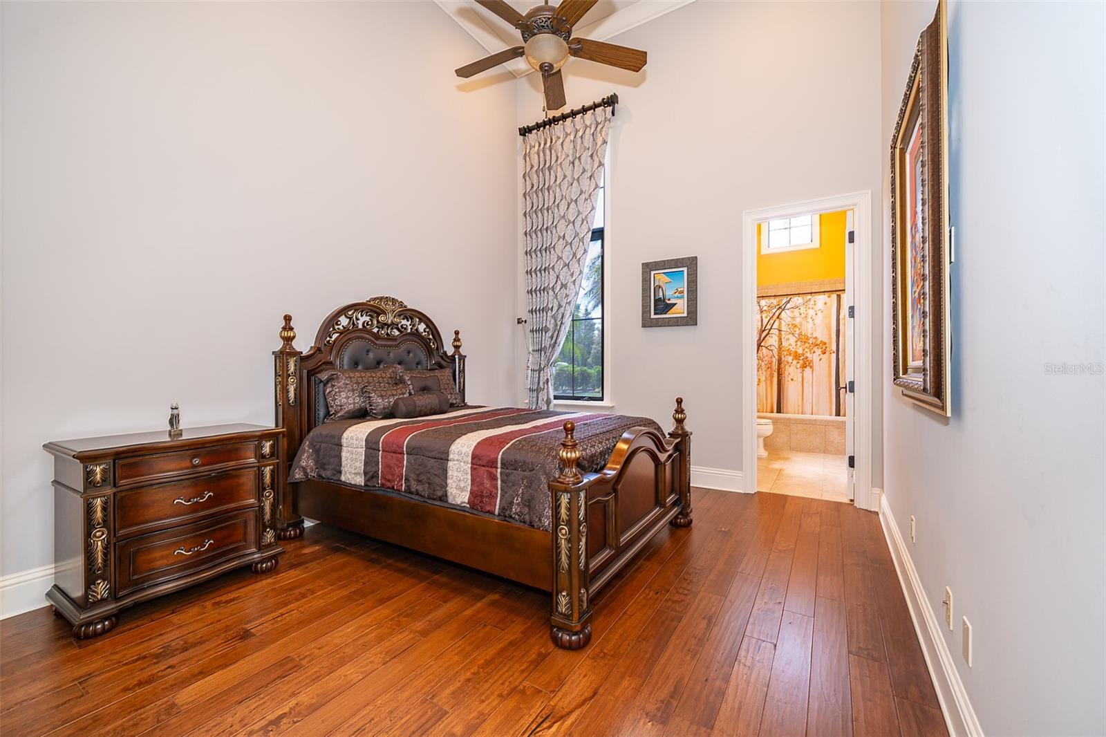 Image 36 of 76 For 16020 Pendio Drive