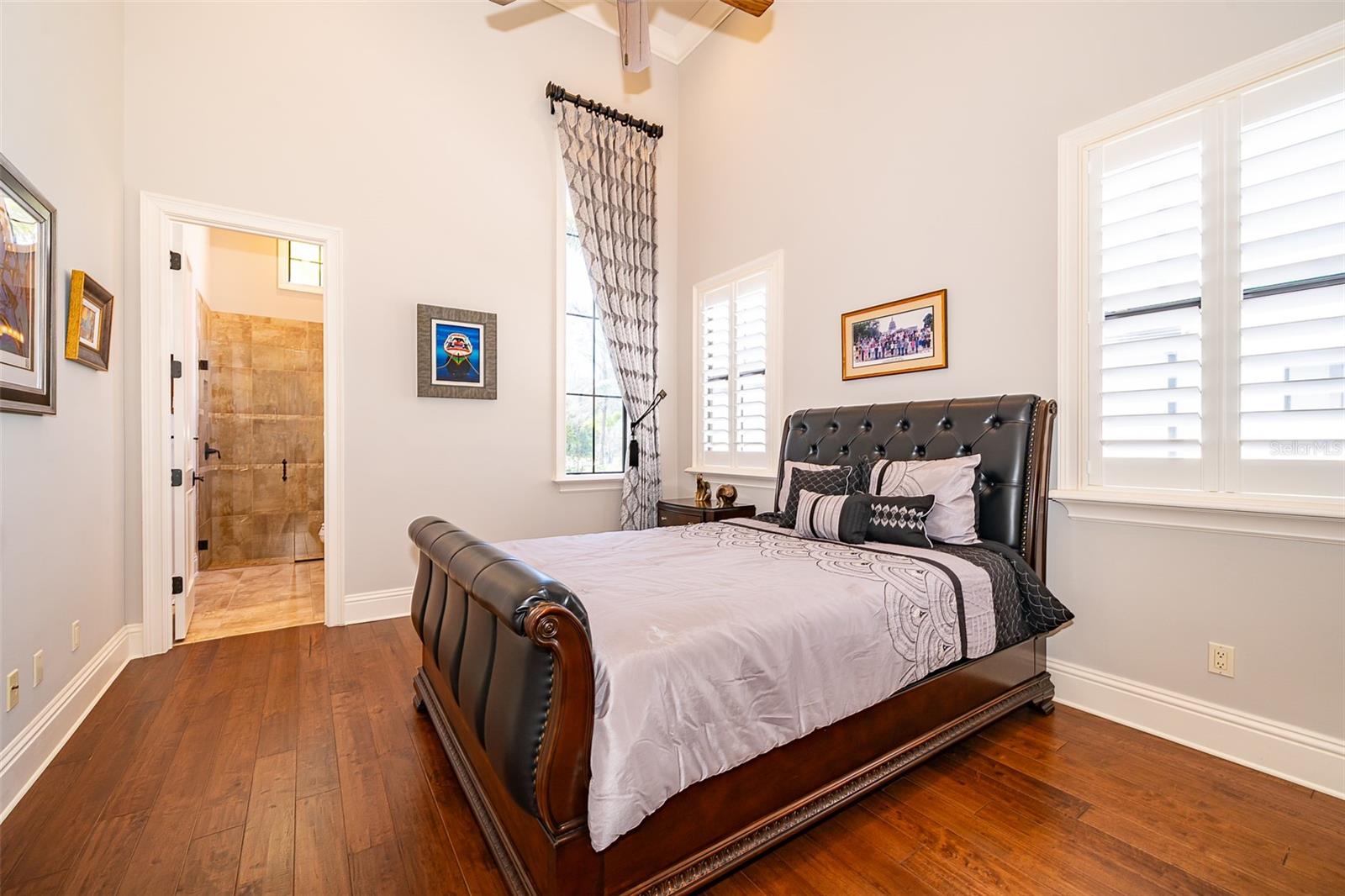 Image 38 of 76 For 16020 Pendio Drive
