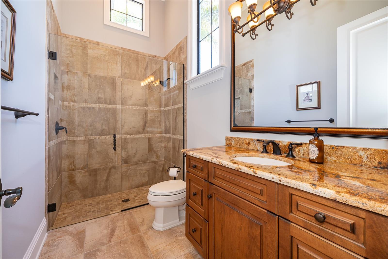 Image 39 of 76 For 16020 Pendio Drive