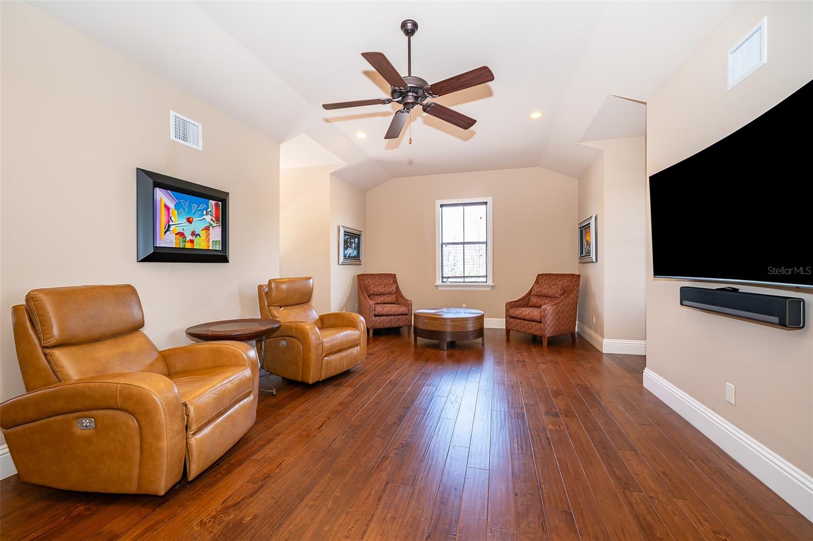 Image 53 of 76 For 16020 Pendio Drive
