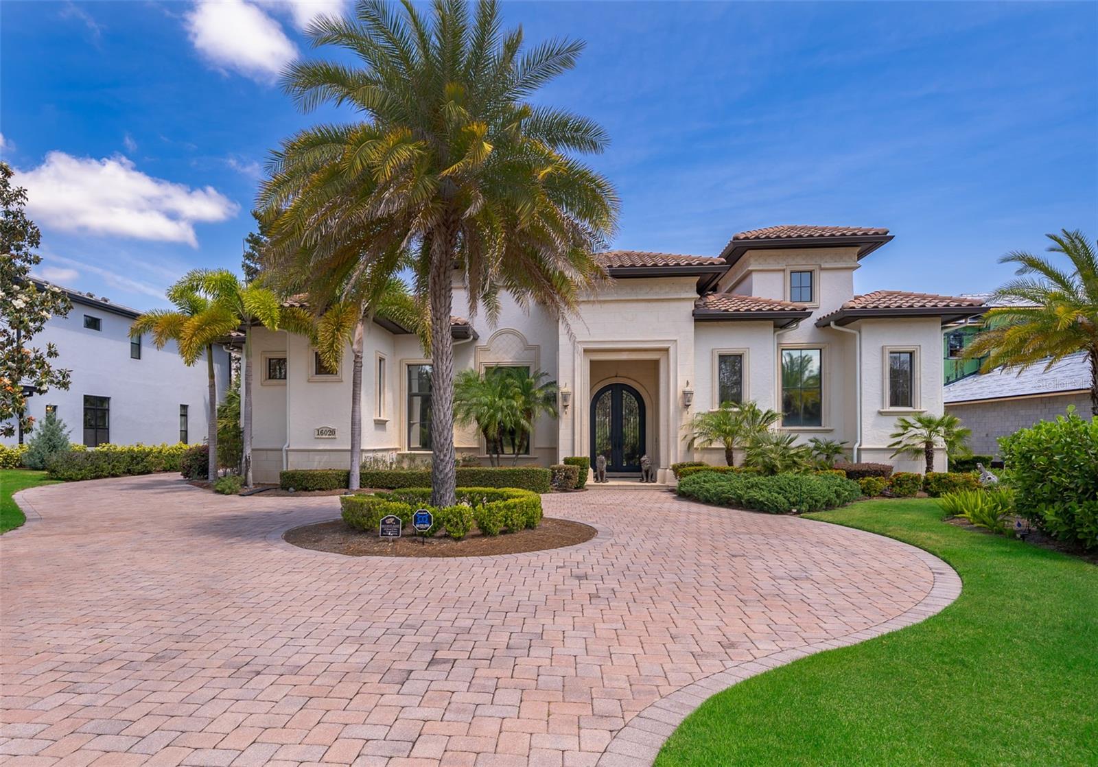 Image 9 of 76 For 16020 Pendio Drive