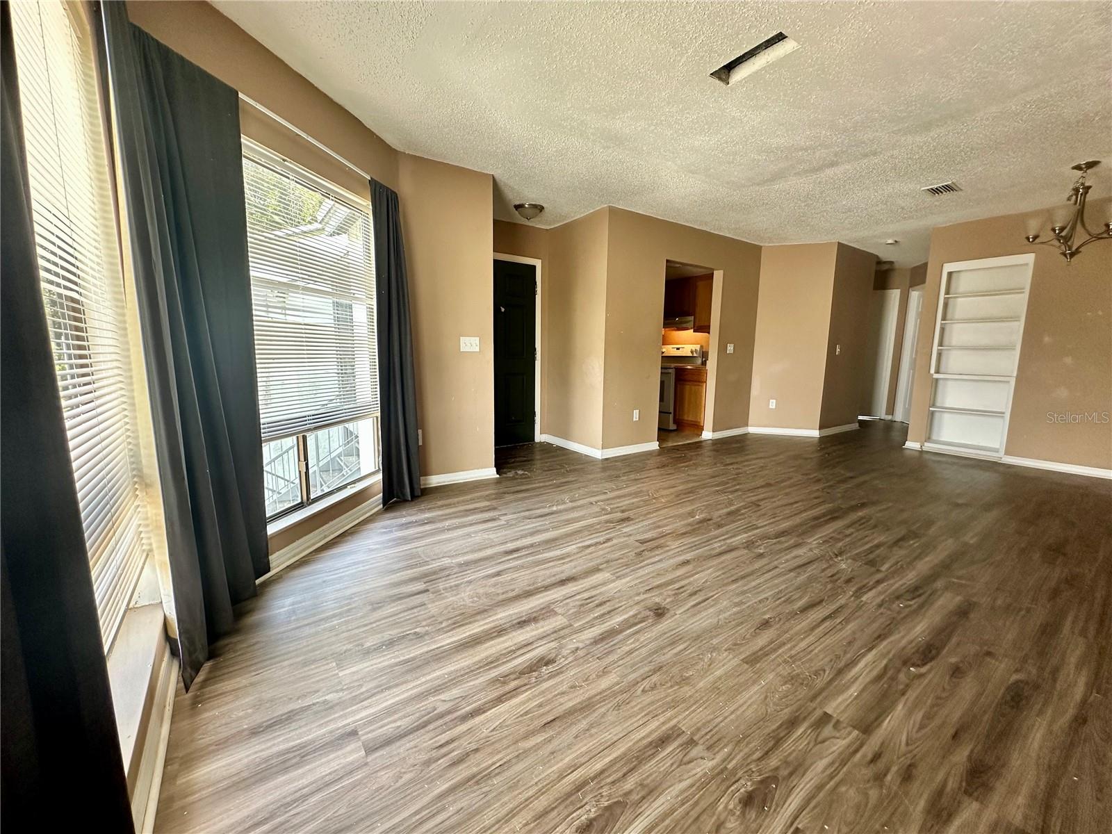 Image 10 of 35 For 4350 Aqua Vista Drive G