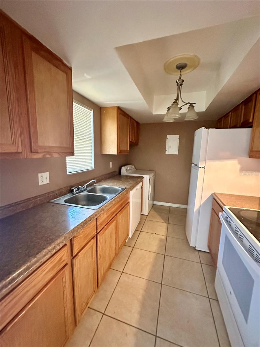 Image 13 of 35 For 4350 Aqua Vista Drive G