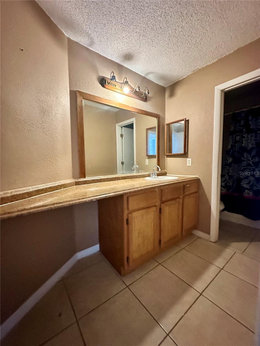 Image 24 of 35 For 4350 Aqua Vista Drive G