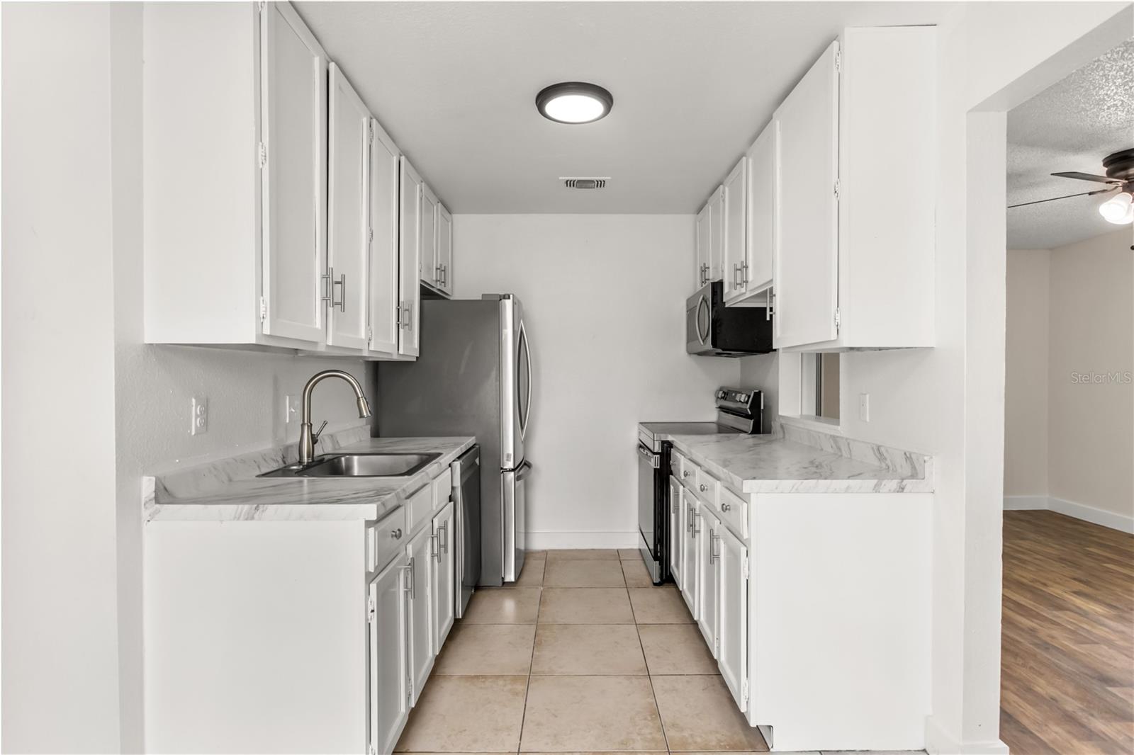 Image 11 of 29 For 4038 Versailles Drive 4038c