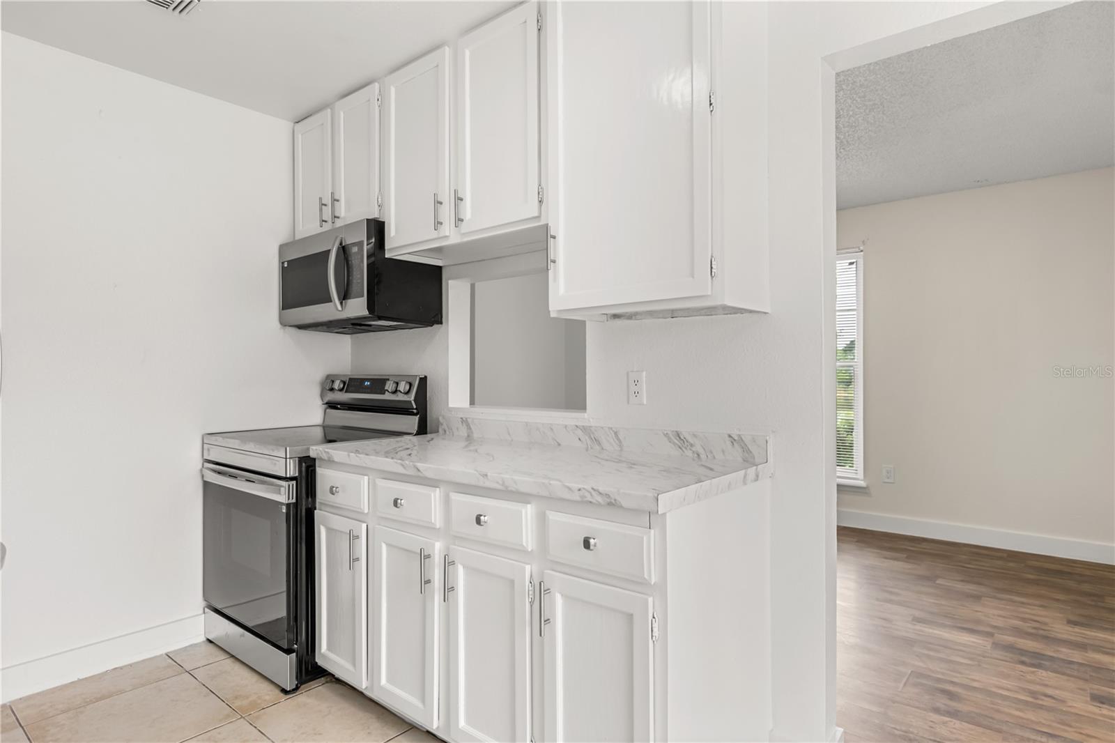 Image 12 of 29 For 4038 Versailles Drive 4038c