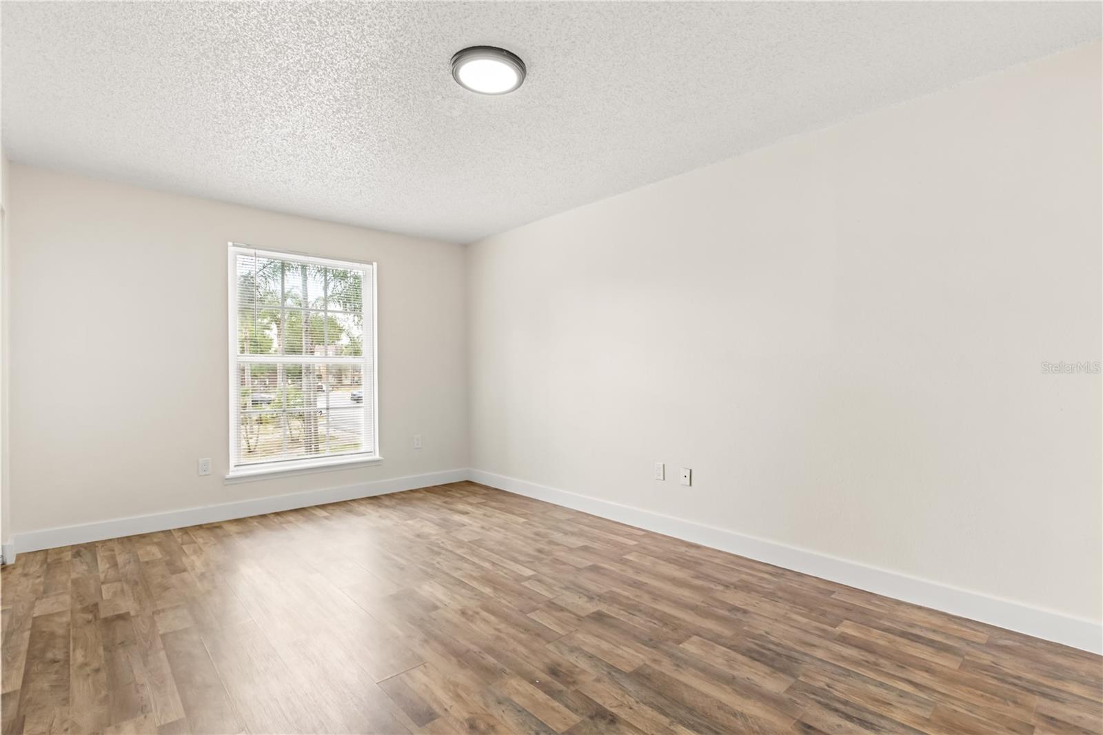 Image 15 of 29 For 4038 Versailles Drive 4038c