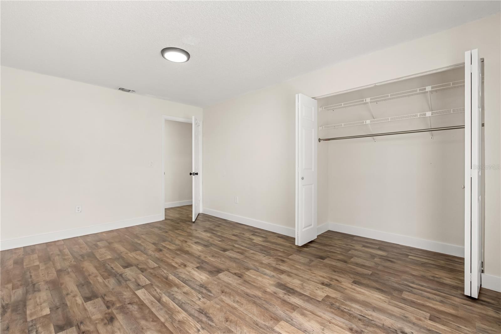 Image 17 of 29 For 4038 Versailles Drive 4038c