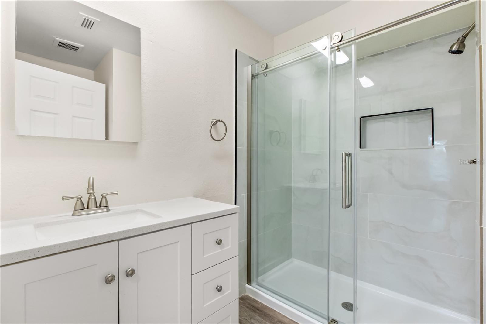 Image 22 of 29 For 4038 Versailles Drive 4038c