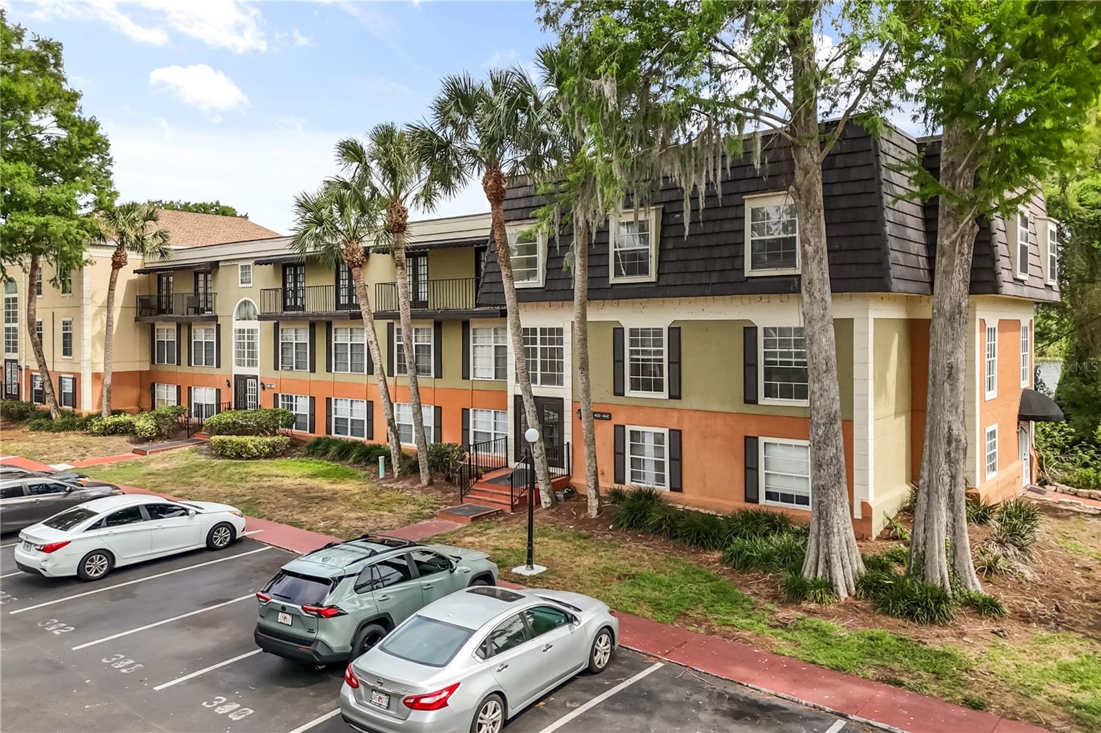 Image 26 of 29 For 4038 Versailles Drive 4038c