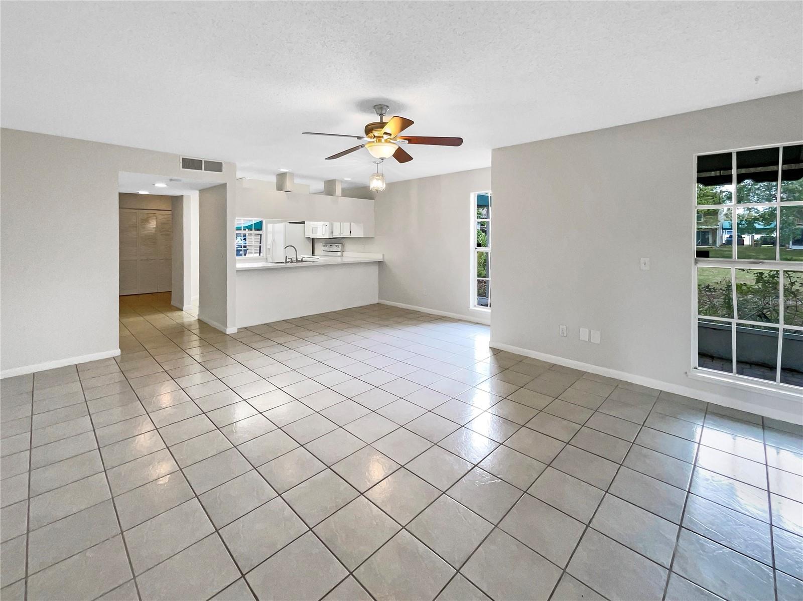 Image 13 of 25 For 6902 Lakeview Court