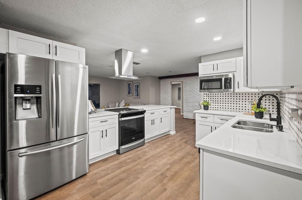 Image 10 of 28 For 4032 Doral  