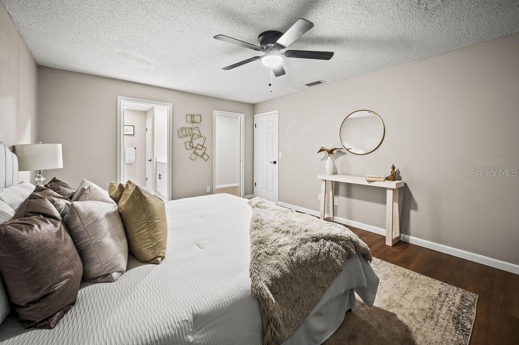 Image 16 of 28 For 4032 Doral  