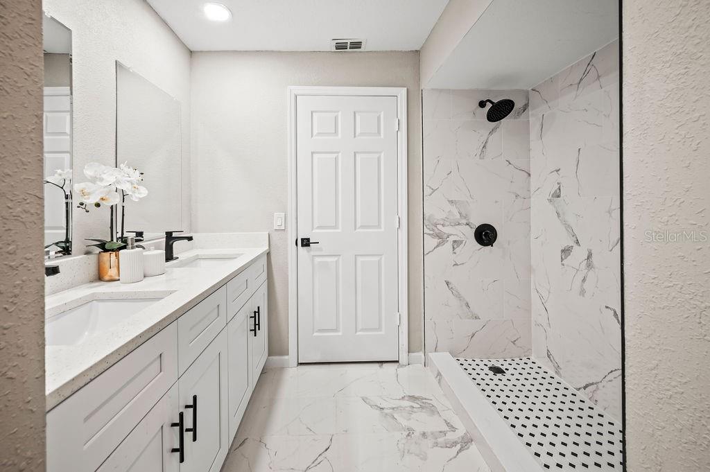 Image 18 of 28 For 4032 Doral  