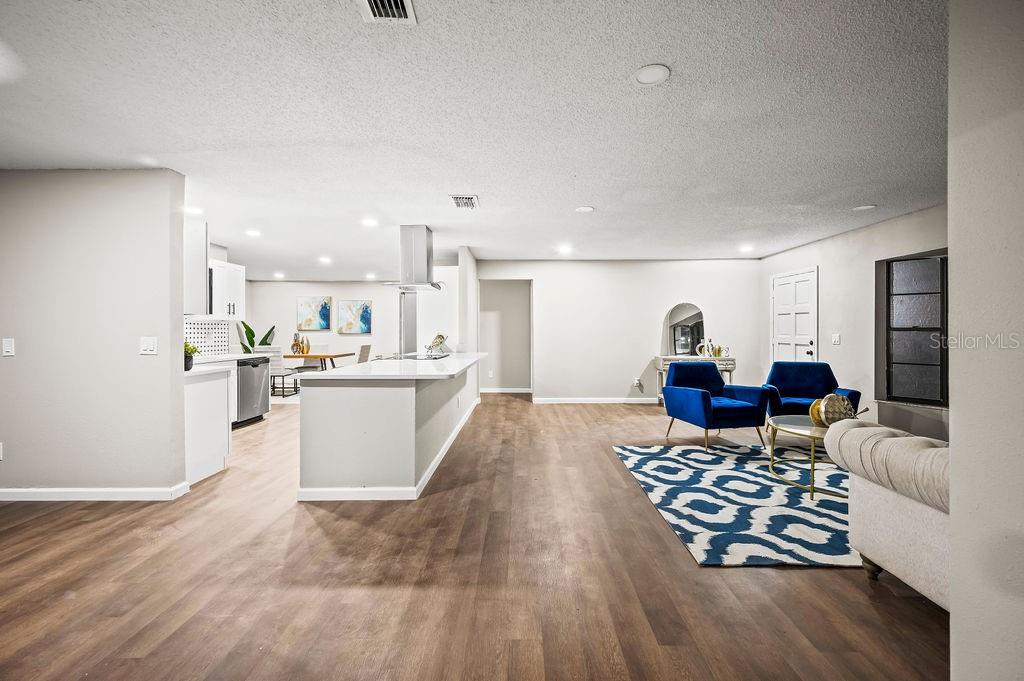 Image 19 of 28 For 4032 Doral  