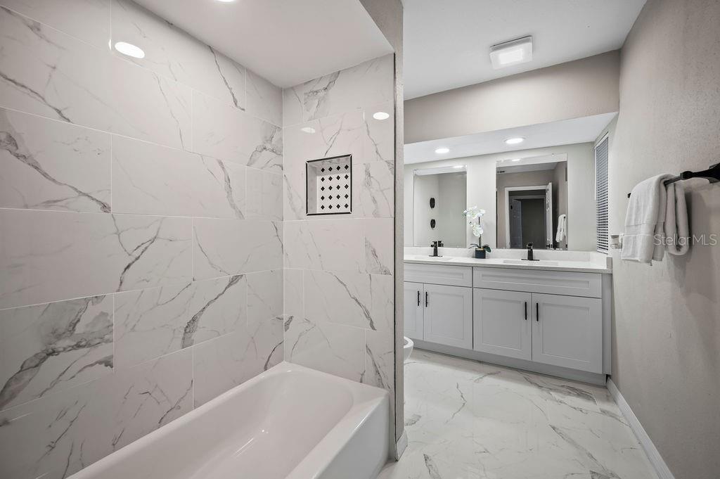 Image 24 of 28 For 4032 Doral  