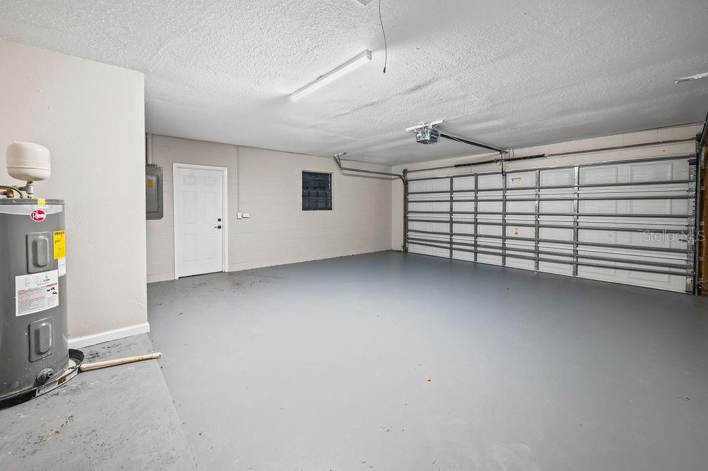 Image 26 of 28 For 4032 Doral  
