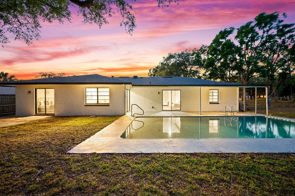 Image 27 of 28 For 4032 Doral  