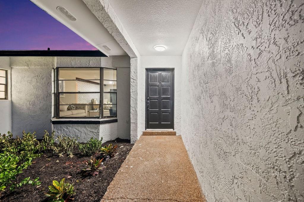Image 3 of 28 For 4032 Doral  