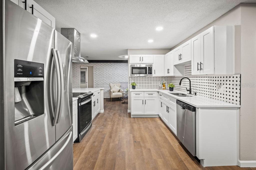 Image 9 of 28 For 4032 Doral  
