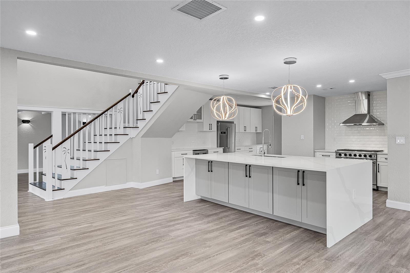 Image 3 of 47 For 311 8th Avenue