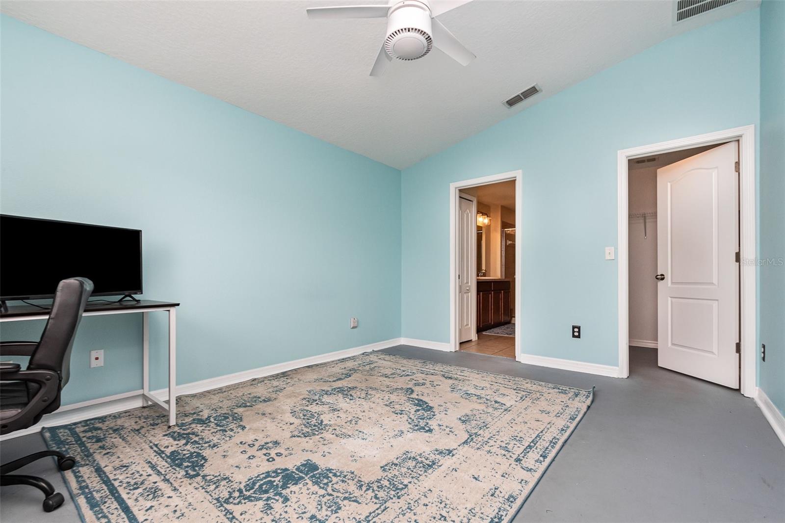 Image 15 of 33 For 349 Bella Rosa Circle