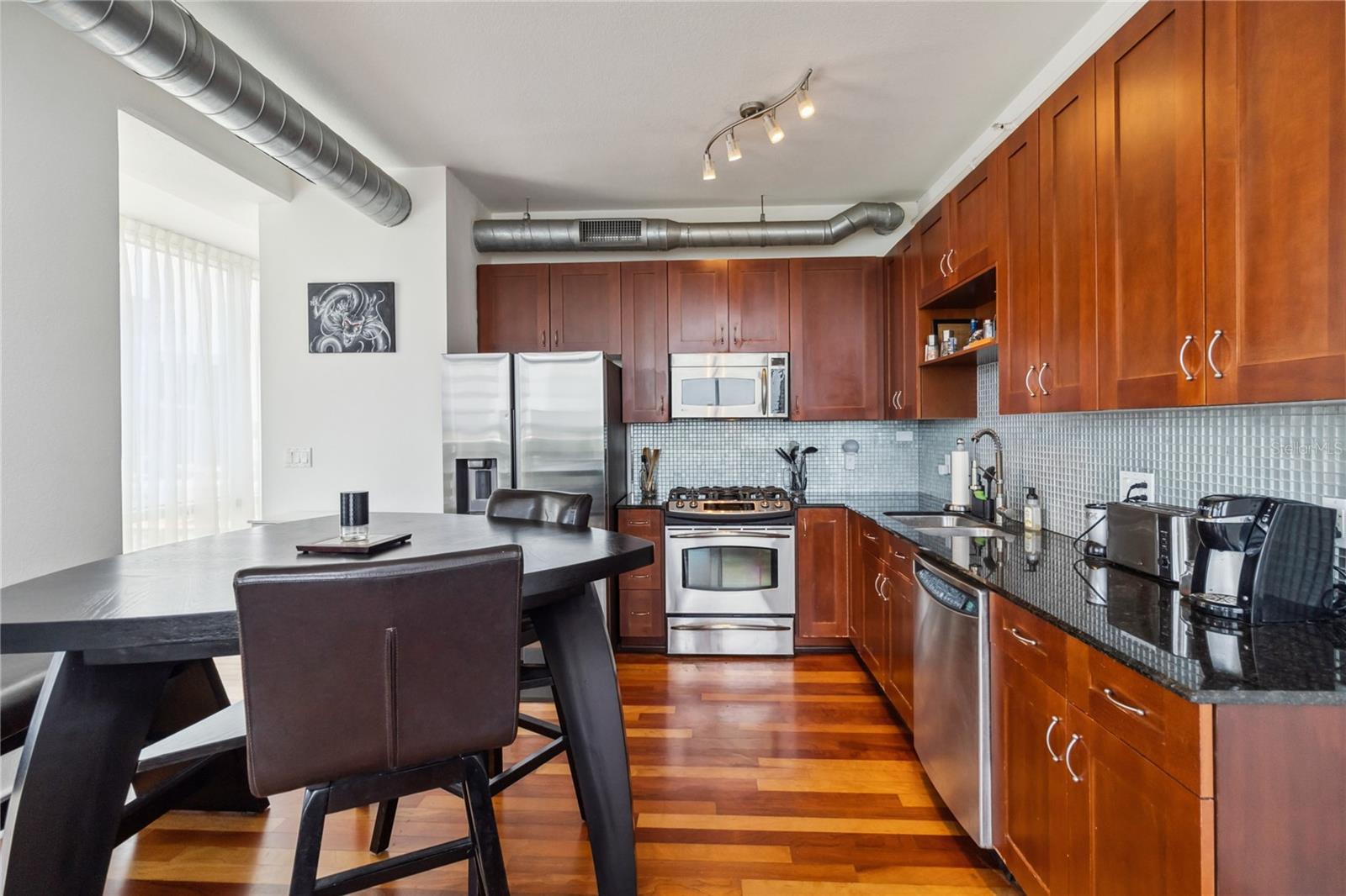 Image 15 of 65 For 150 Robinson Street 801