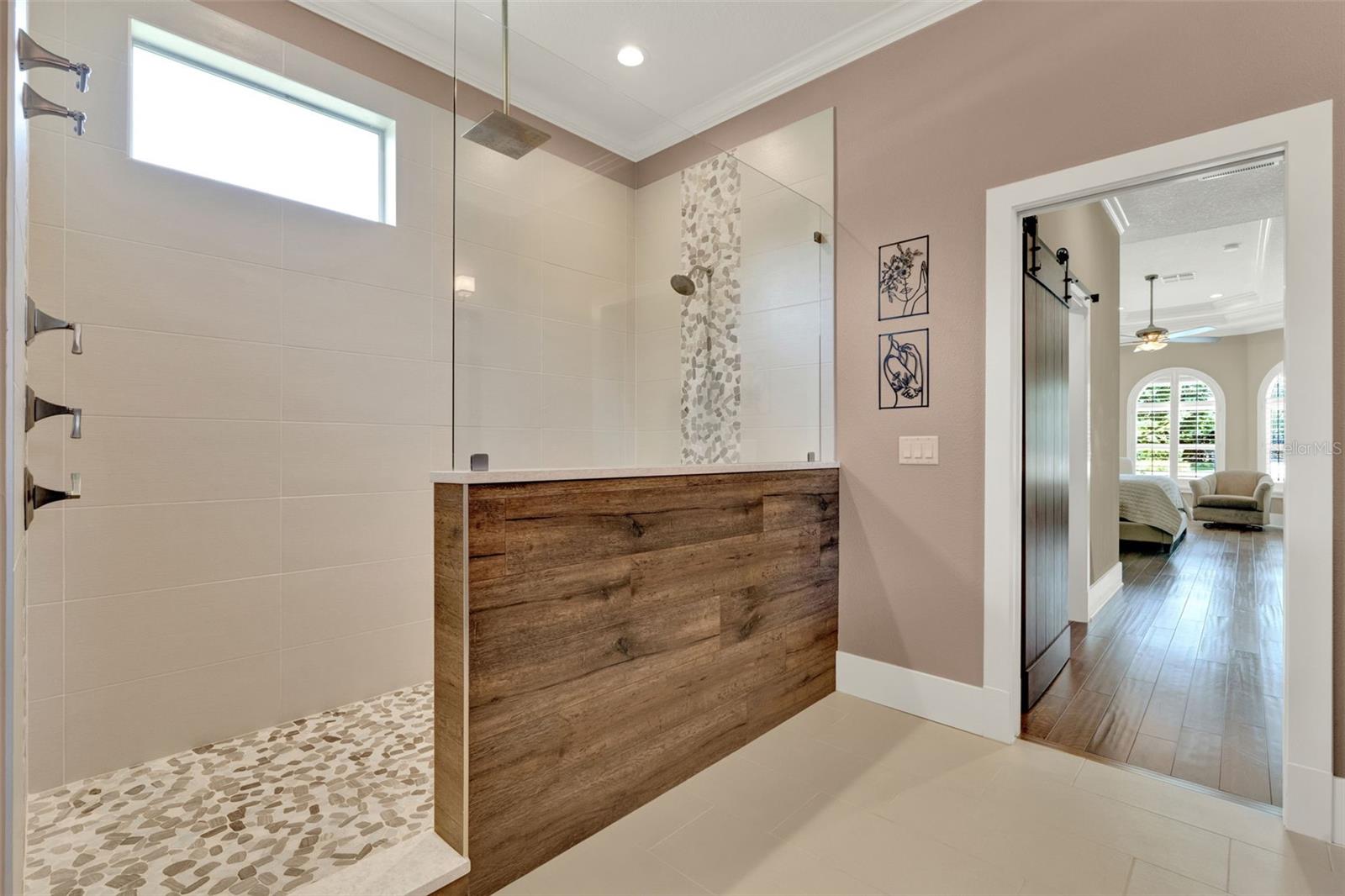 Image 19 of 42 For 13710 Lake Cawood Drive